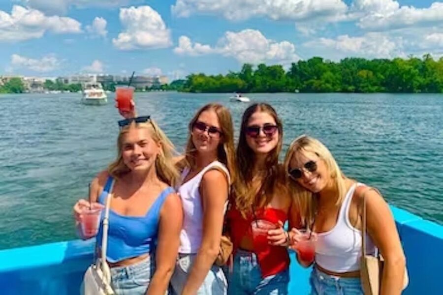 Washington, DC: Potomac River Yacht Cruise with Open Bar - Is $74 a Fair Price?