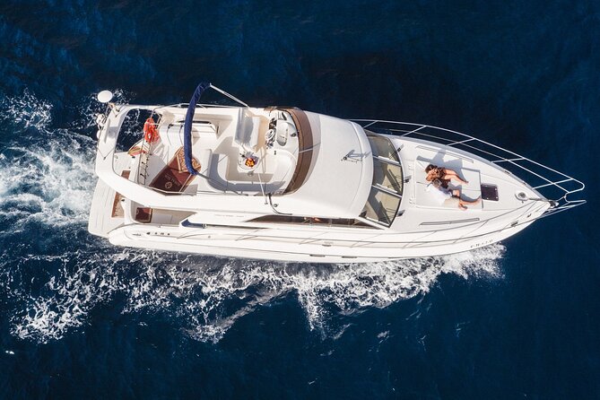 Whales and Dolphins excursion on a Luxury Yacht in Canary Islands - A small yacht makes a big difference