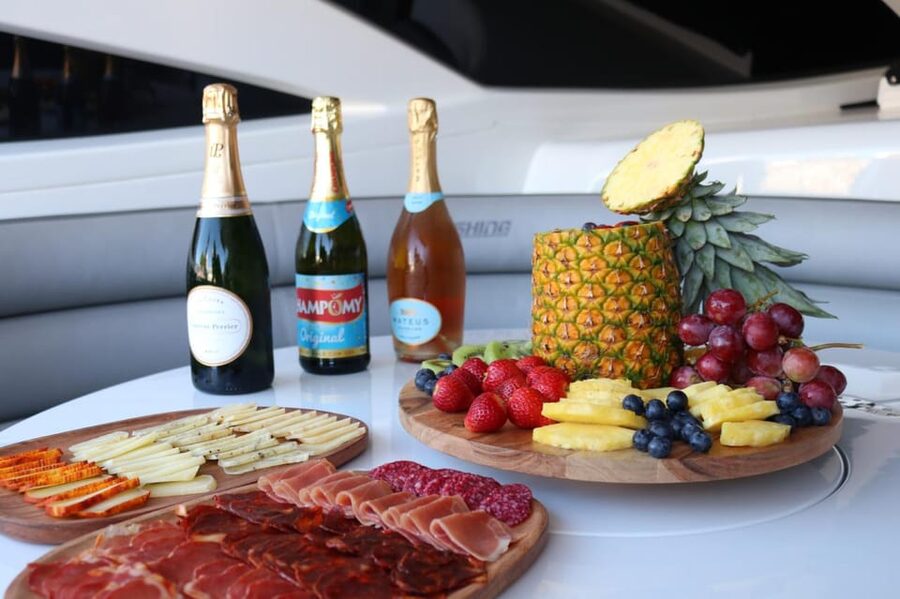 Xclusive Luxury Yacht Albufeira - Food, wine, and the rules aboard