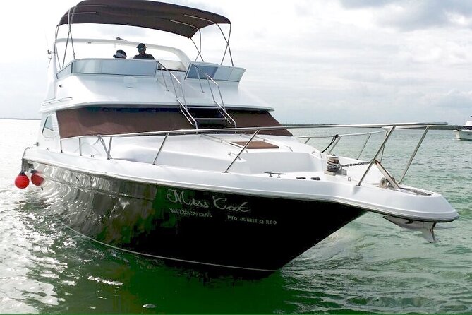 Yacht 48ft Rental in Cancun for up to 15 people - A good boat for birthdays and group celebrations