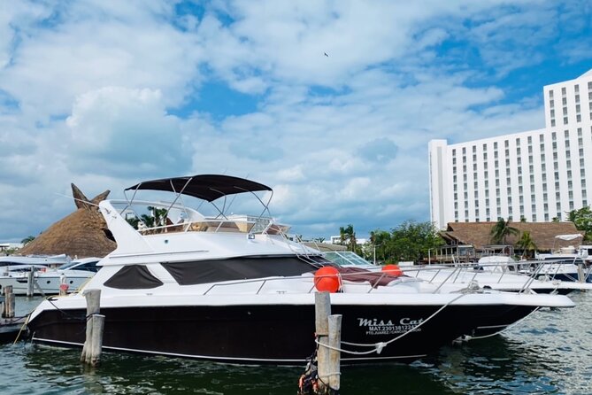 Yacht 48ft Rental in Cancun for up to 15 people - Who will get the most from this yacht?