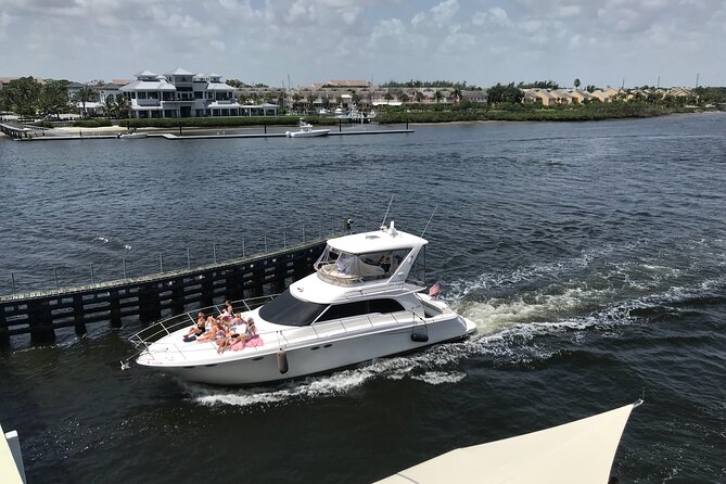 Yacht Charter in Palm Beach with Crew - Key points to know before booking