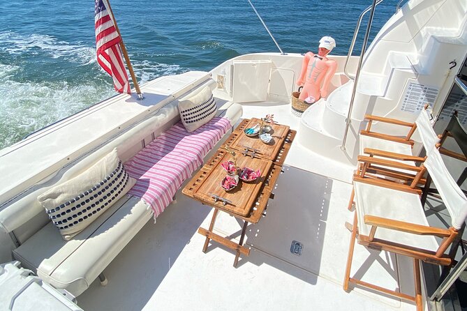 Yacht Charter in Palm Beach with Crew - The Palm Beach sights from Flagler to Mar-a-Lago