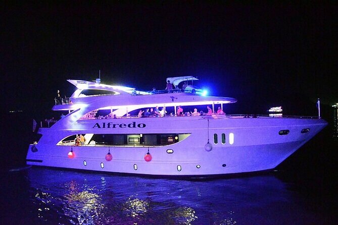 Yacht Cruise with Dinner & Oriental Show - How much cruising should you expect?