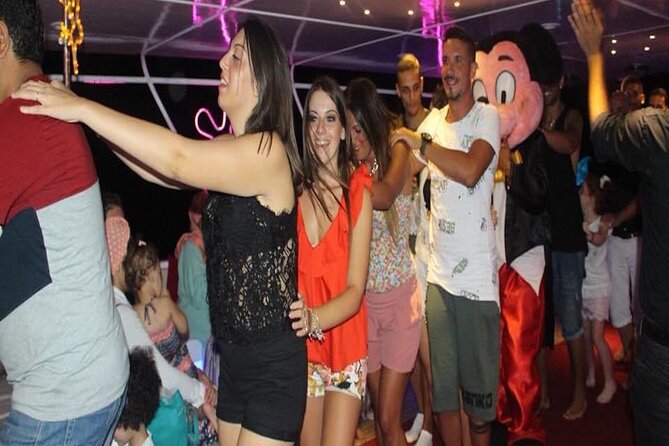 Yacht Cruise with Dinner & Oriental Show - Sunset views from the Red Sea