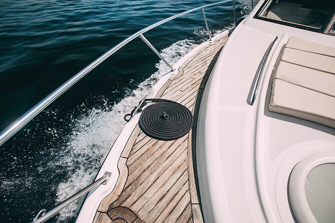 Yacht Meridian 40FT Best Private Rental in Cancun - Price, group value, and extra costs