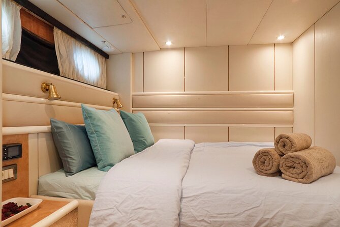 Yacht Ride on the Marbella Coast - What the yacht feels like for a group of 12