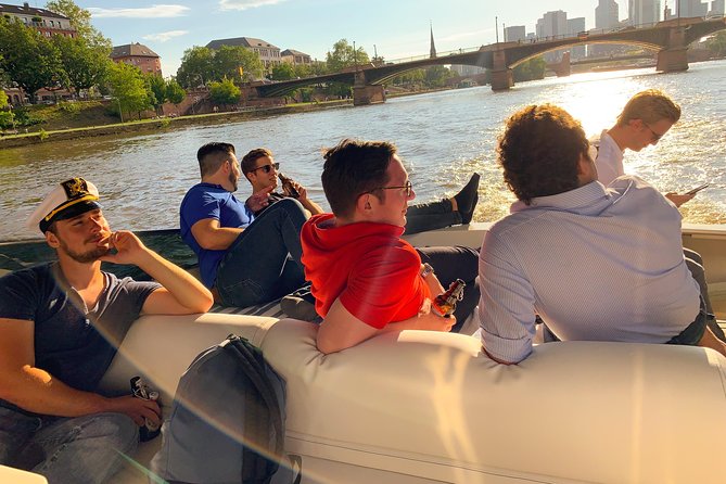 Yacht Tour in Frankfurt for up to 12 Guests - Who will enjoy this Frankfurt yacht tour most