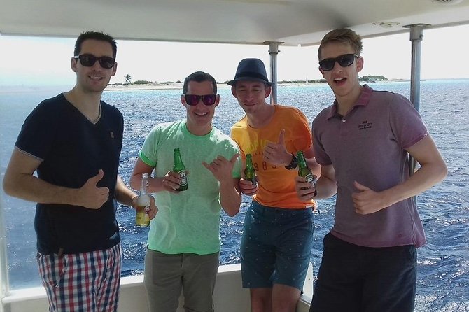 Yacht tour with local guide & snorkeling activities - The Klein Bonaire stop