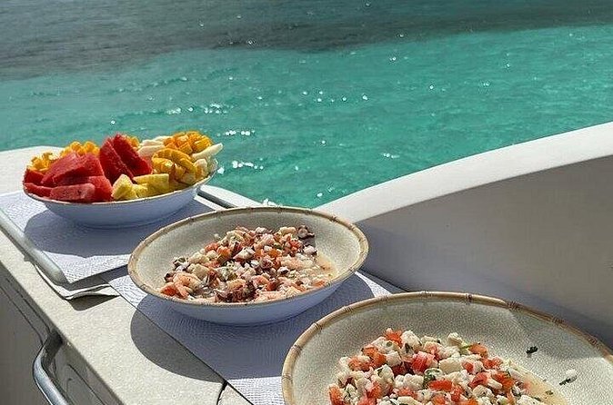 Yacht with visit to heaven cie service snorkell included - The private boat experience