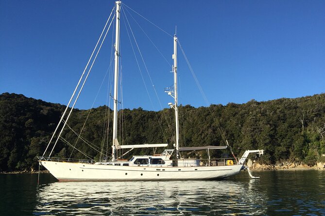 Yonder Star Sailing Yacht - What the half-day charter includes
